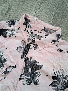 Burnside Men's Small Pink And Black Floral Print Short Sleeve Button Up Shirt